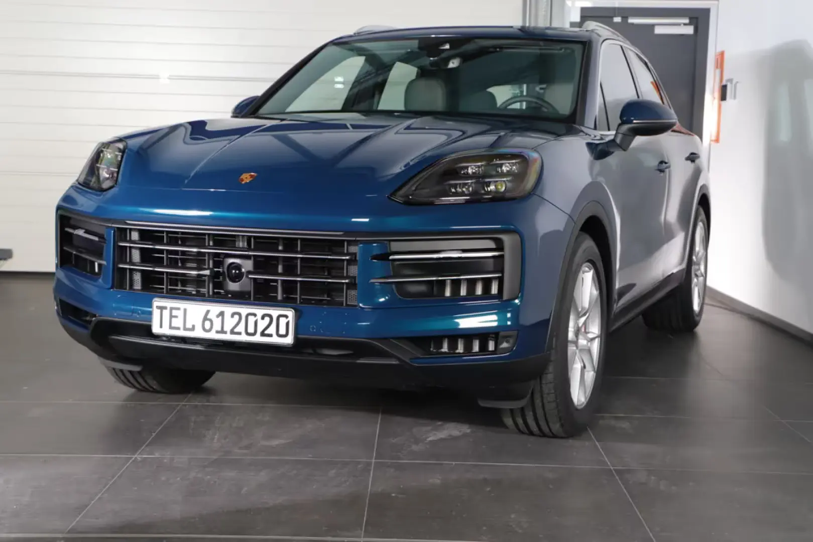 Porsche Cayenne V8 NEUESMODEL STAND PANO