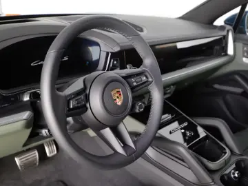 Porsche Cayenne V8 NEUESMODEL STAND PANO