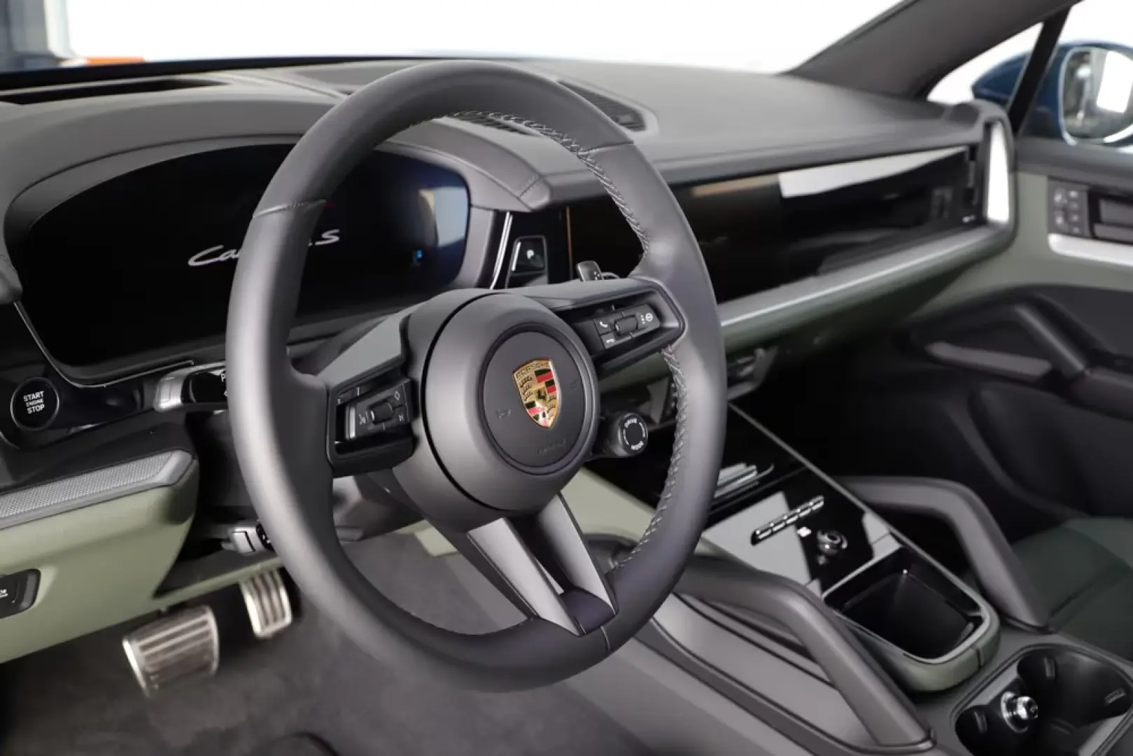 Porsche Cayenne V8 NEUESMODEL STAND PANO