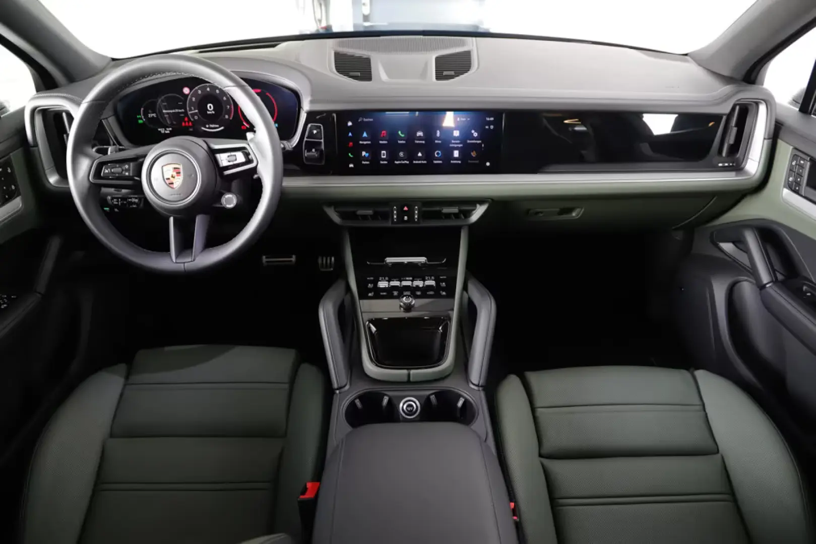 Porsche Cayenne V8 NEUESMODEL STAND PANO