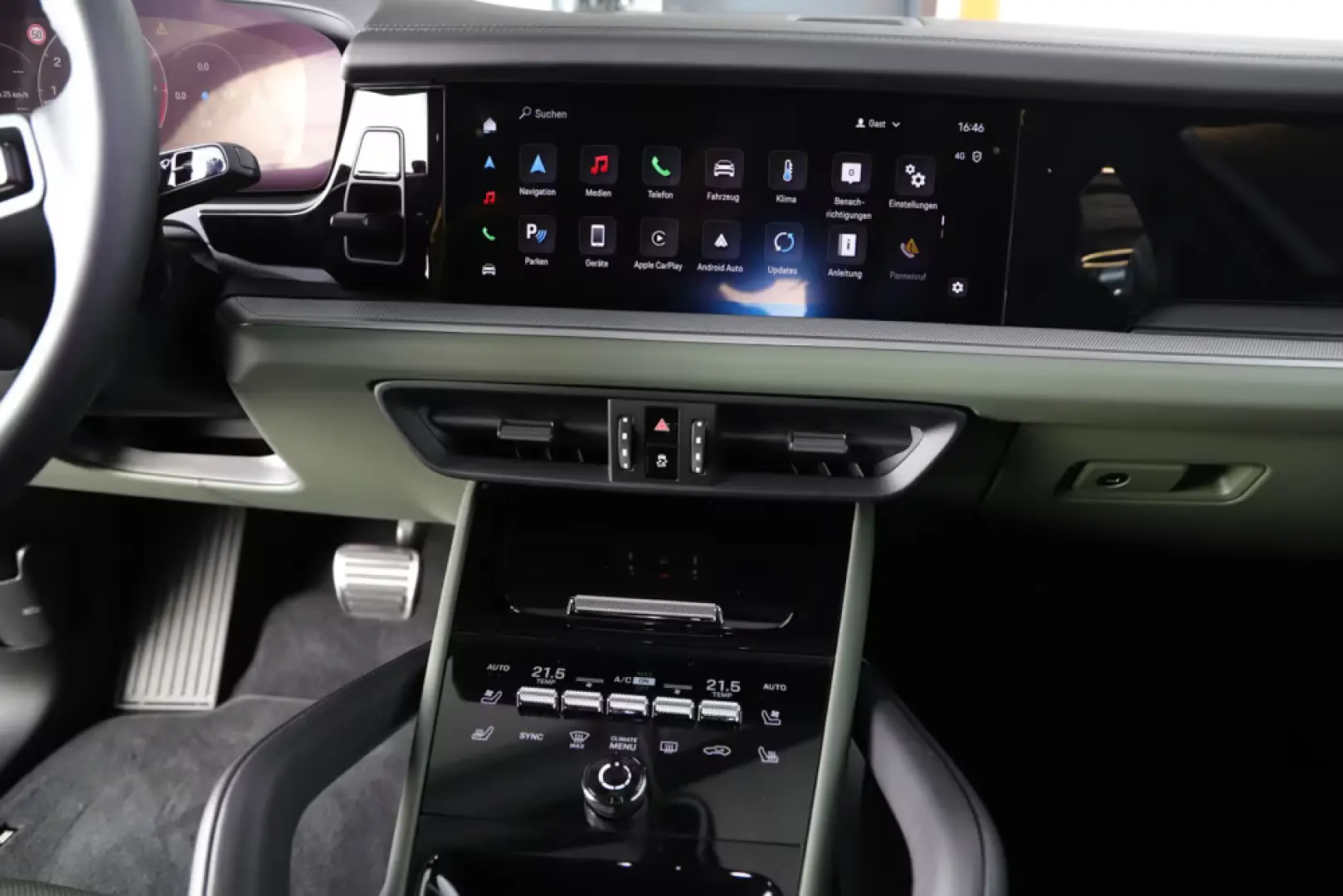 Porsche Cayenne V8 NEUESMODEL STAND PANO