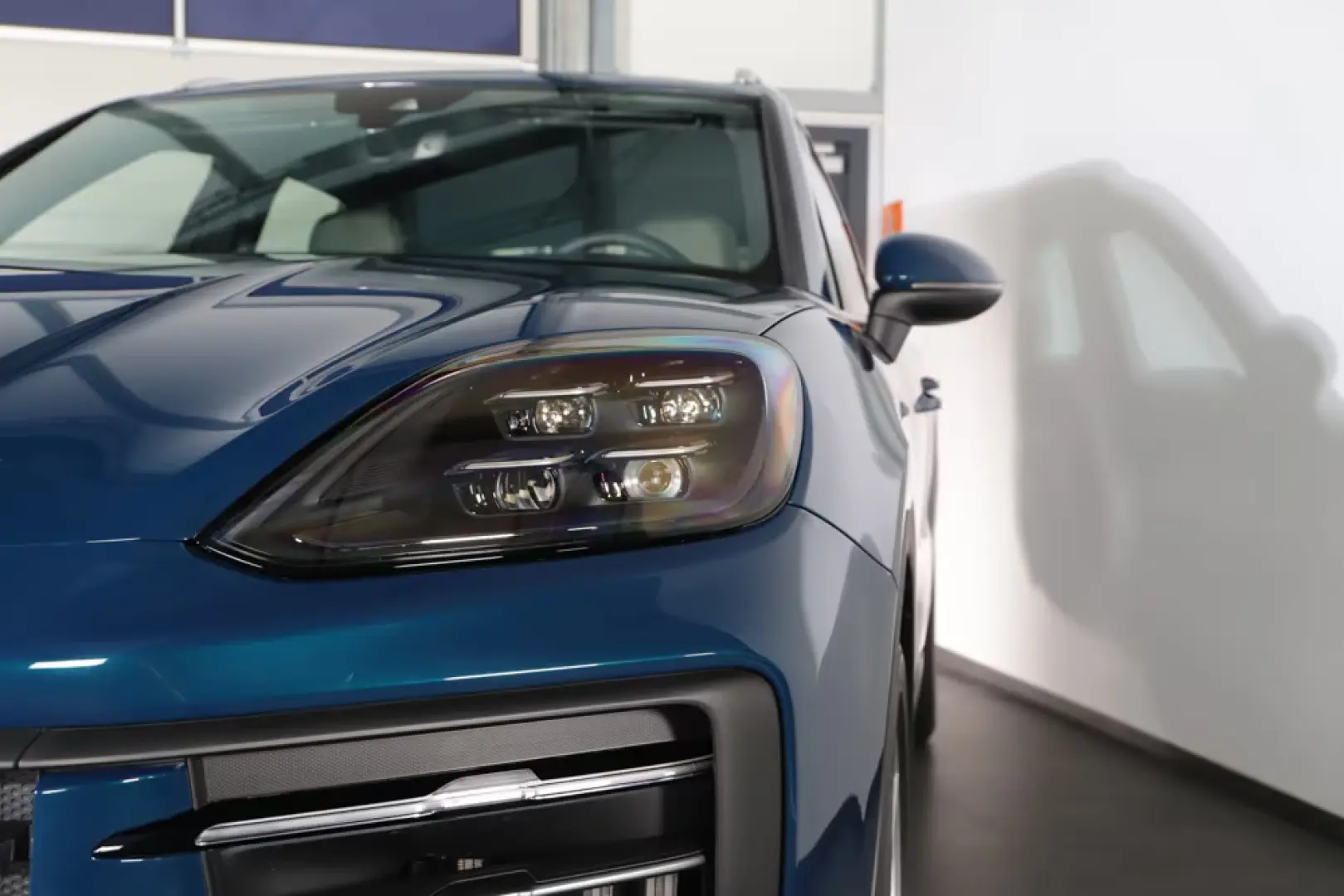 Porsche Cayenne V8 NEUESMODEL STAND PANO