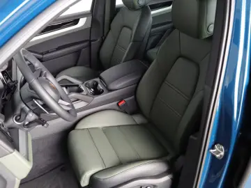 Porsche Cayenne V8 NEUESMODEL STAND PANO
