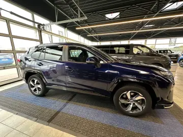 RAV4 Plug-in Hybrid 4x4 *Anhängerzug*HUD*