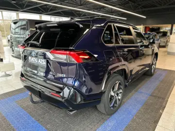 RAV4 Plug-in Hybrid 4x4 *Anhängerzug*HUD*