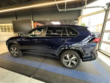RAV4 Plug-in Hybrid 4x4 *Anhängerzug*HUD*