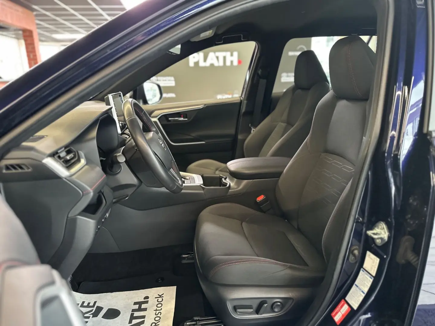 RAV4 Plug-in Hybrid 4x4 *Anhängerzug*HUD*