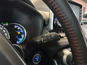 RAV4 Plug-in Hybrid 4x4 *Anhängerzug*HUD*