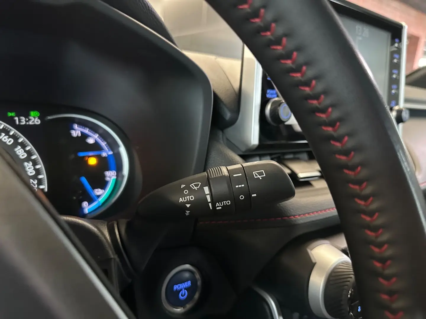 RAV4 Plug-in Hybrid 4x4 *Anhängerzug*HUD*