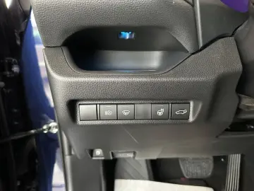 RAV4 Plug-in Hybrid 4x4 *Anhängerzug*HUD*