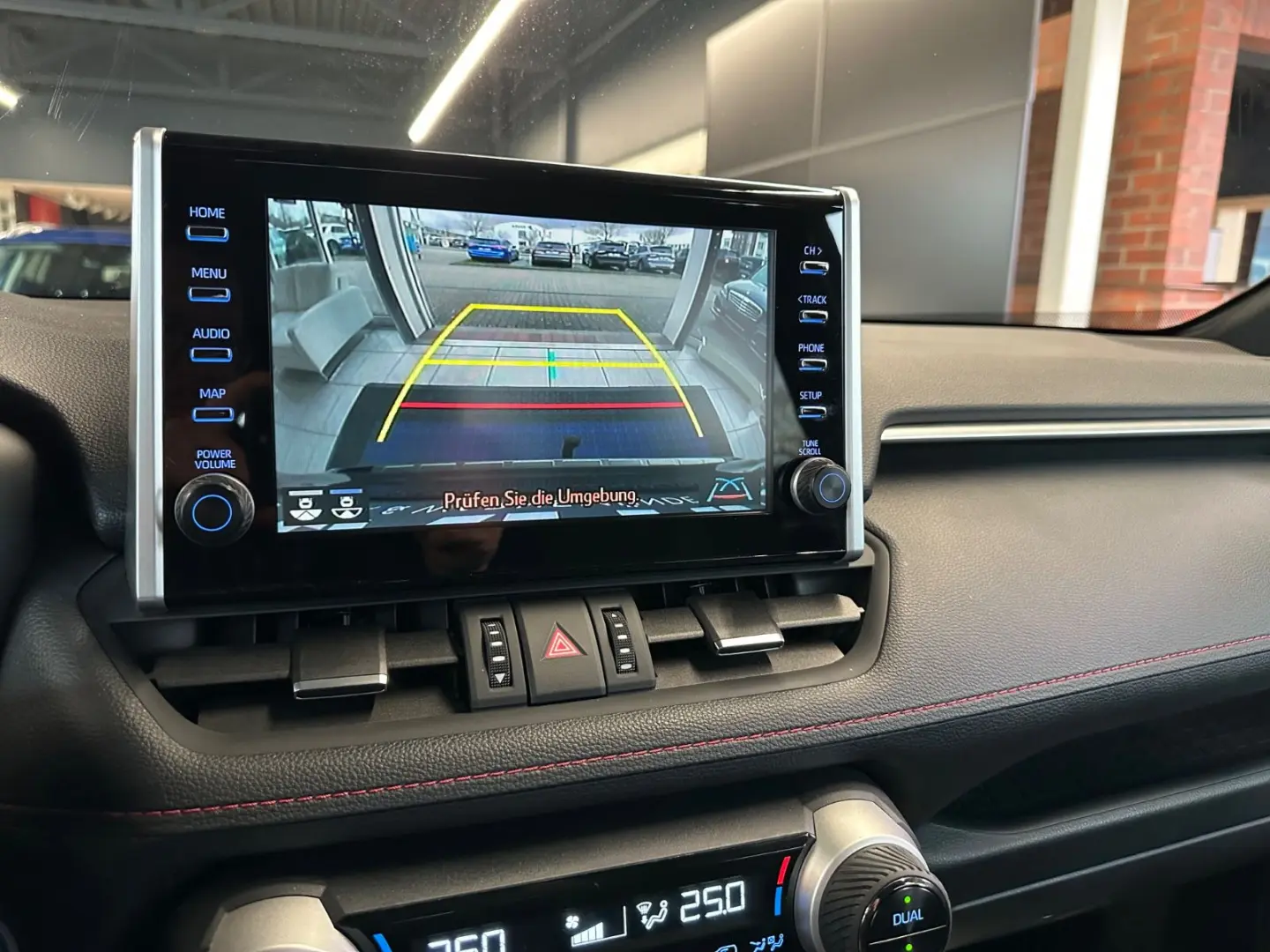 RAV4 Plug-in Hybrid 4x4 *Anhängerzug*HUD*