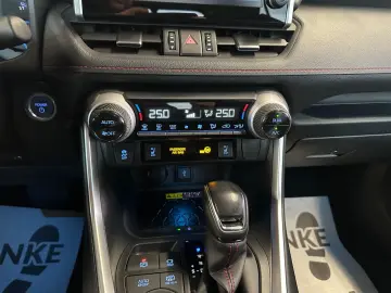 RAV4 Plug-in Hybrid 4x4 *Anhängerzug*HUD*