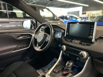 RAV4 Plug-in Hybrid 4x4 *Anhängerzug*HUD*