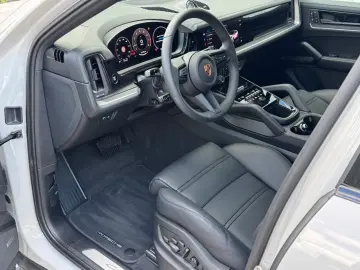 Porsche Cayenne Coupe * BOSE * Pano * 22 Zoll * 360