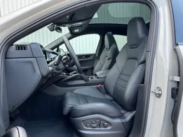 Porsche Cayenne Coupe * BOSE * Pano * 22 Zoll * 360