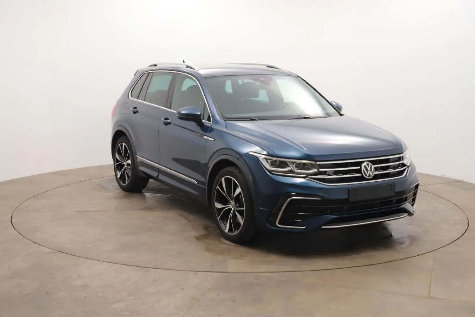 Volkswagen Tiguan R-Line 4Motion 2.0 TSI AHK*PDC*RFK*Klima