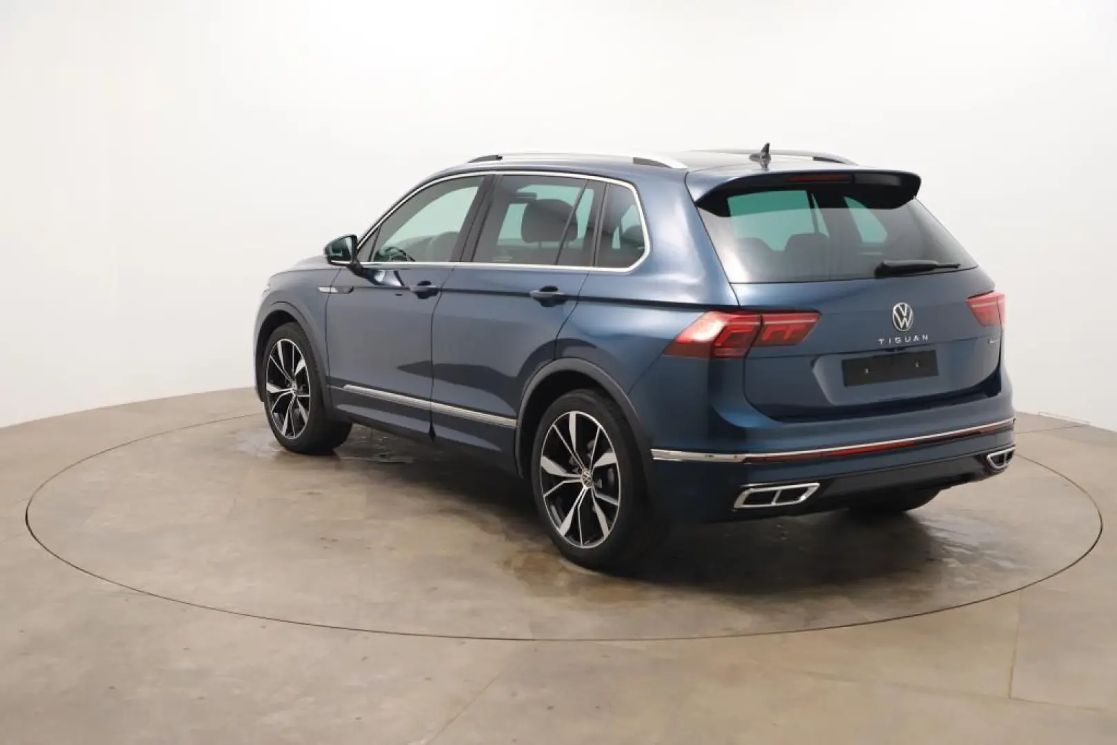 Volkswagen Tiguan R-Line 4Motion 2.0 TSI AHK*PDC*RFK*Klima