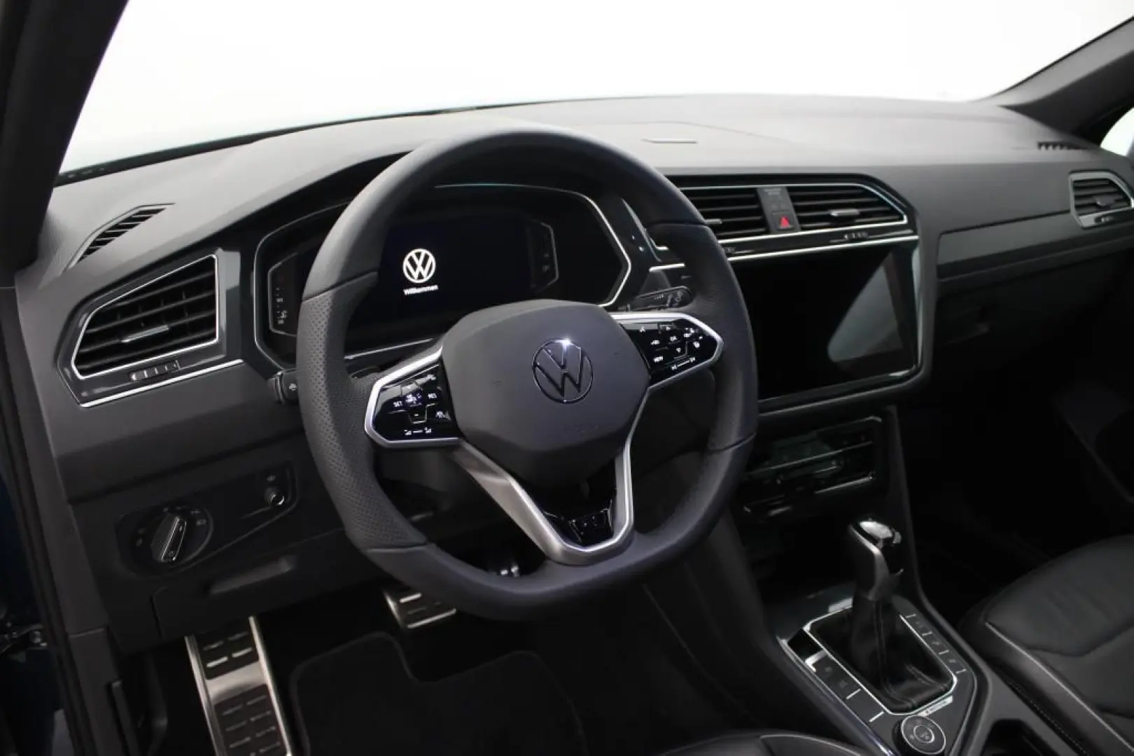 Volkswagen Tiguan R-Line 4Motion 2.0 TSI AHK*PDC*RFK*Klima