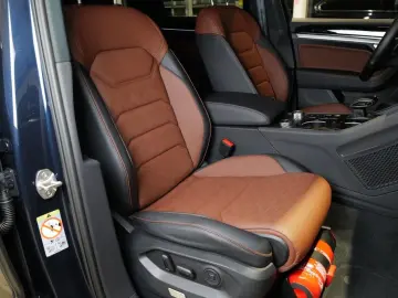 Touareg 3.0TDI R-Line AHK Allradlenkung Luft Kam
