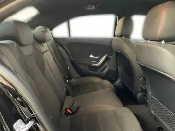 A 180 Limousine AMG. Night-P, Kamera, Ambiente