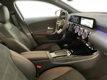 A 180 Limousine AMG. Night-P, Kamera, Ambiente
