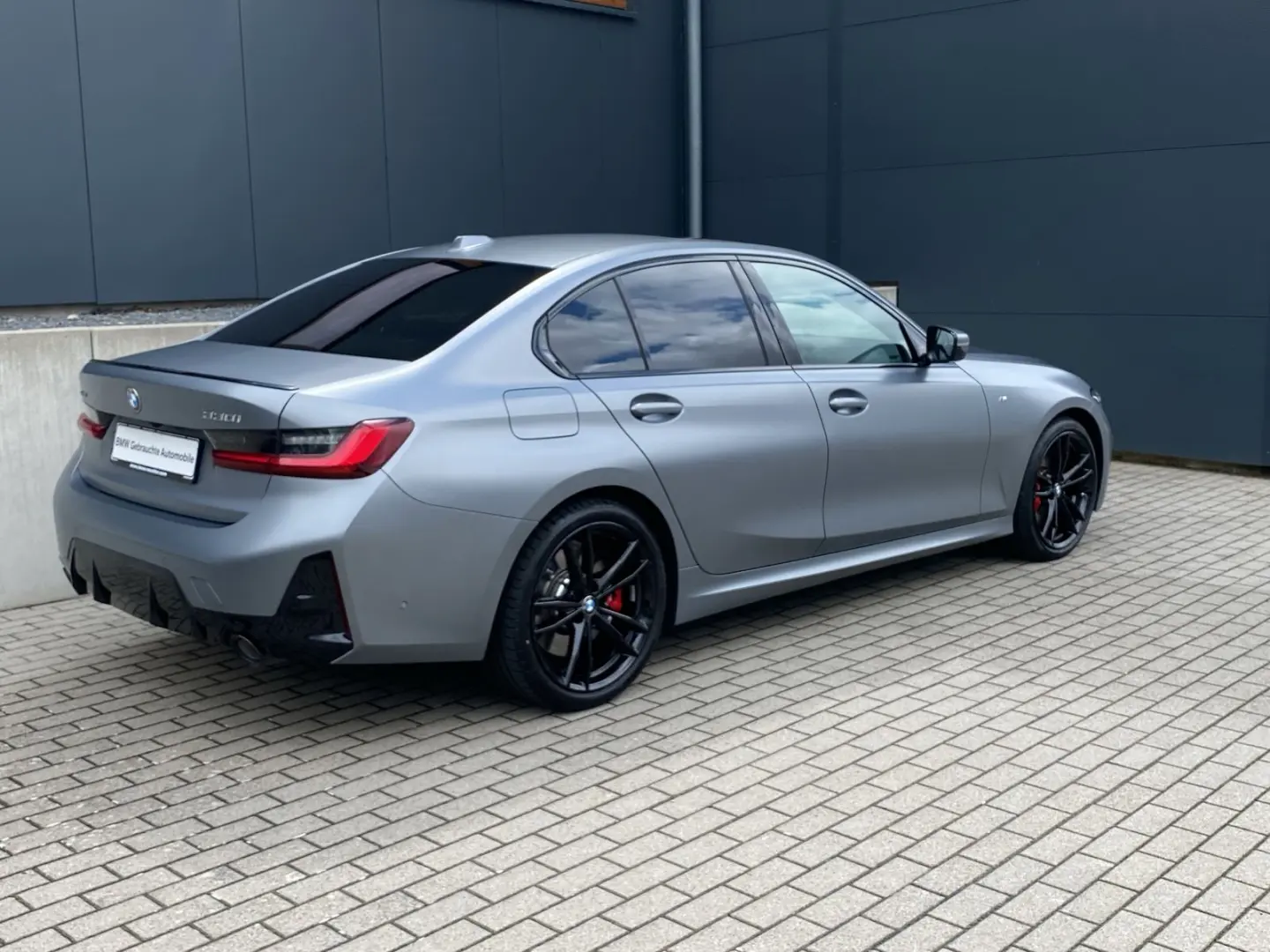 330i xDrive M Sport AHK/LED+/AKUSTIK/G-DACH/MEMO
