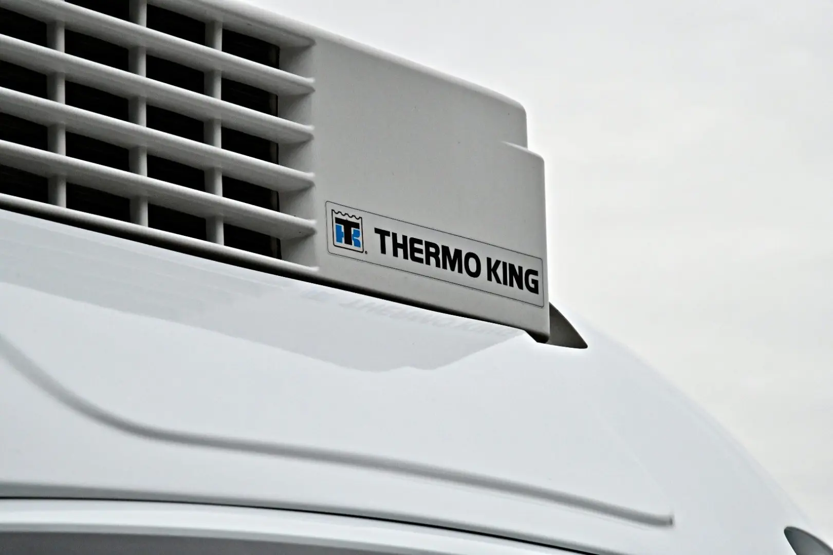 Transit Tief-Kühlkoffer -19°C 2-Zonen Kühlung