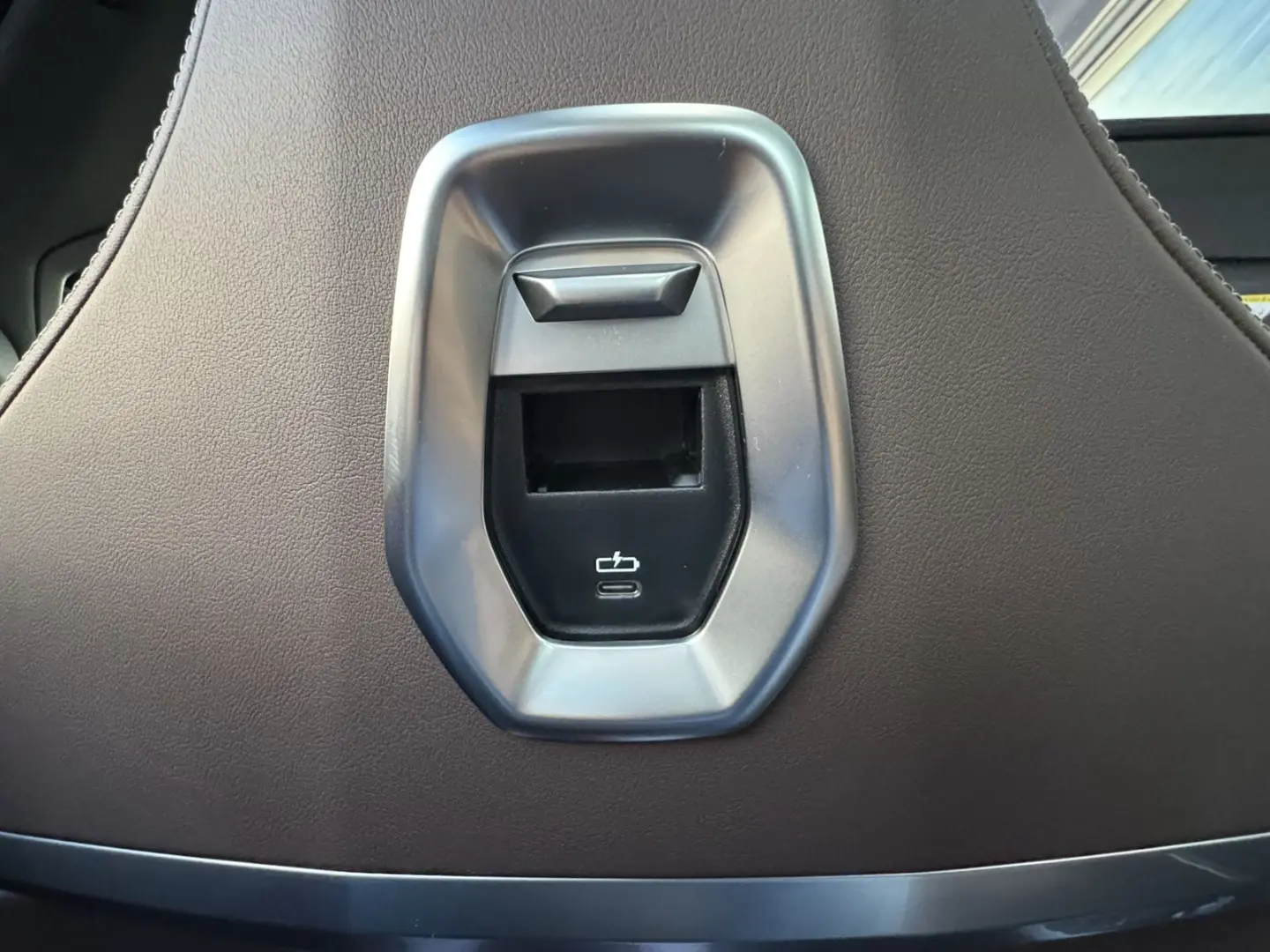 750e xDrive M Sport AHK PANO-SKY Massage Aut.Tür