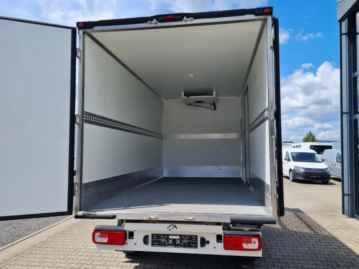 Crafter 35 Kühlkoffer Carrier Viento 300 Navi Ap