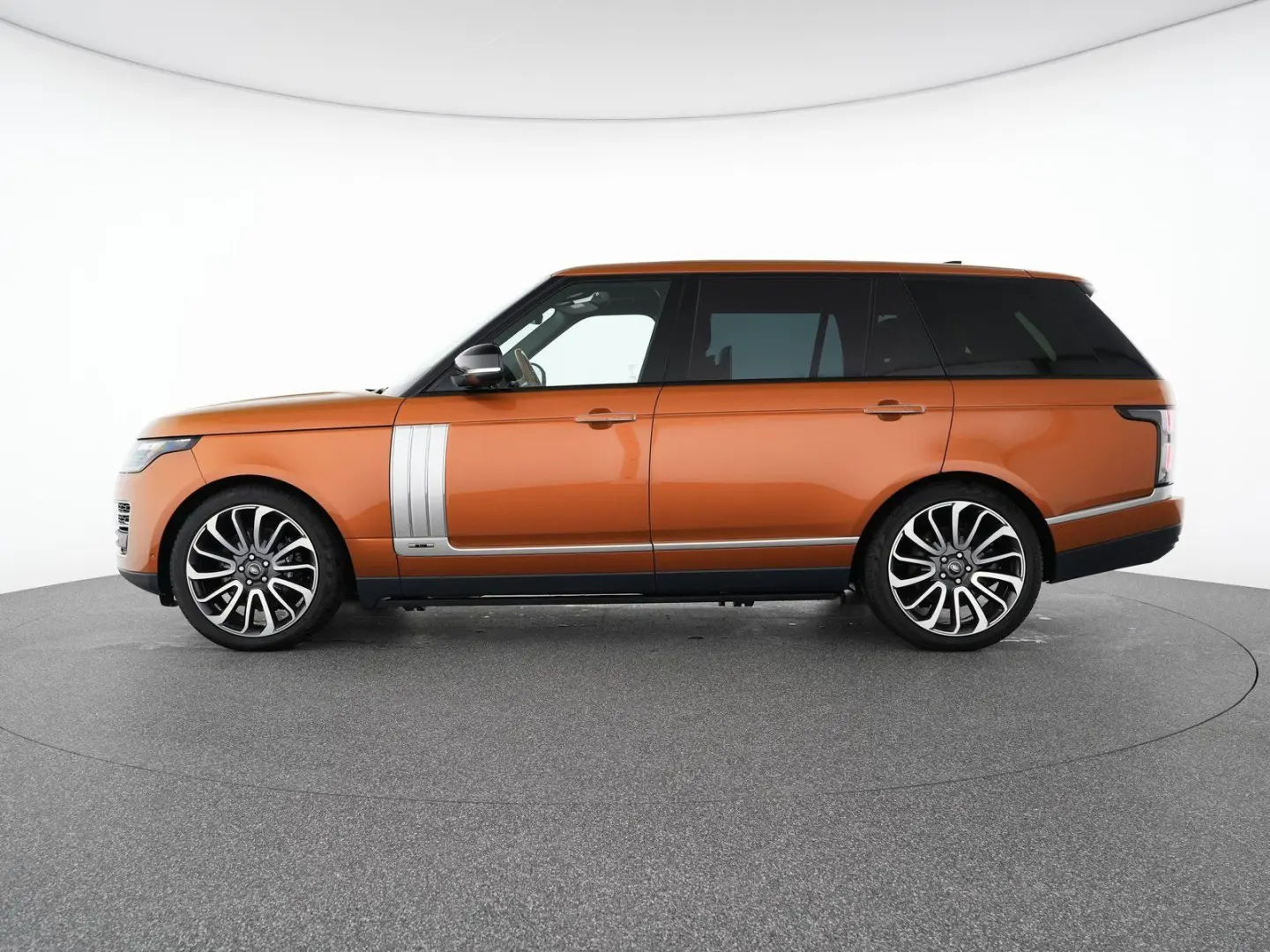 Land Rover Range Rover P565 SV Autobiography LWB 22