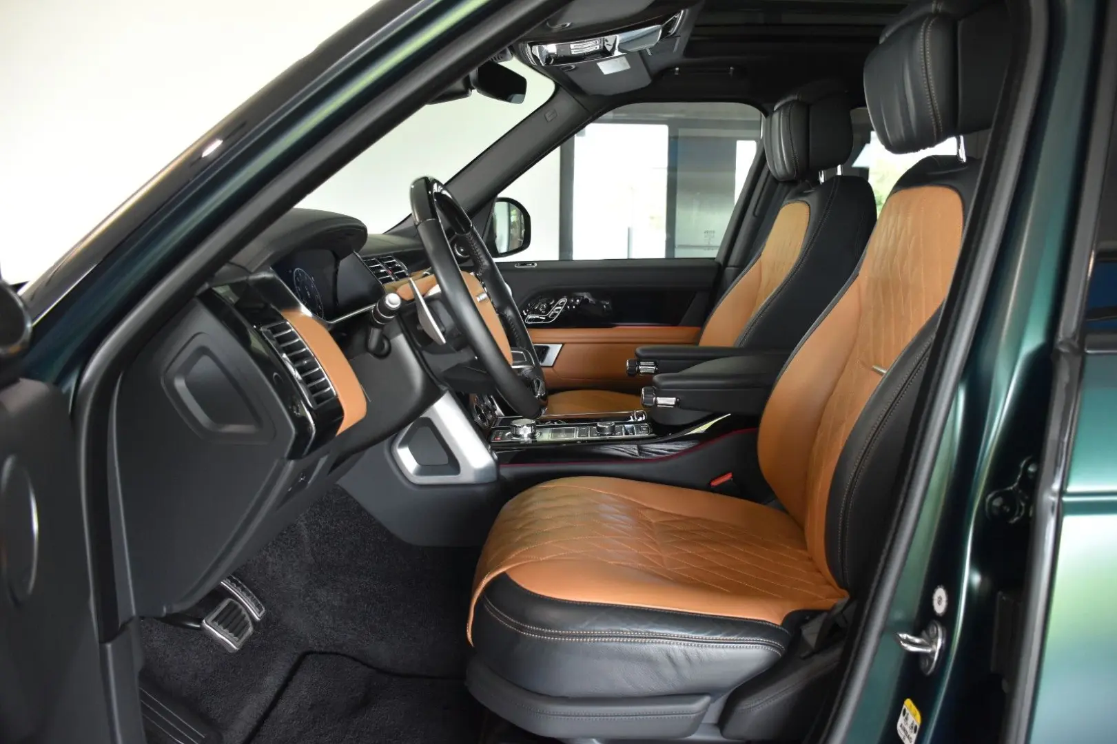 Land Rover Range Rover P565  SV Autobiography Dynamic
