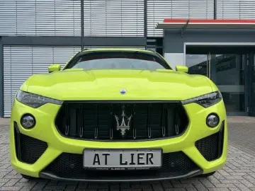 Maserati Levante 3.8 V8 Trofeo AWD HYPERGREEN CARBON