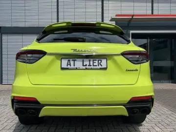 Maserati Levante 3.8 V8 Trofeo AWD HYPERGREEN CARBON
