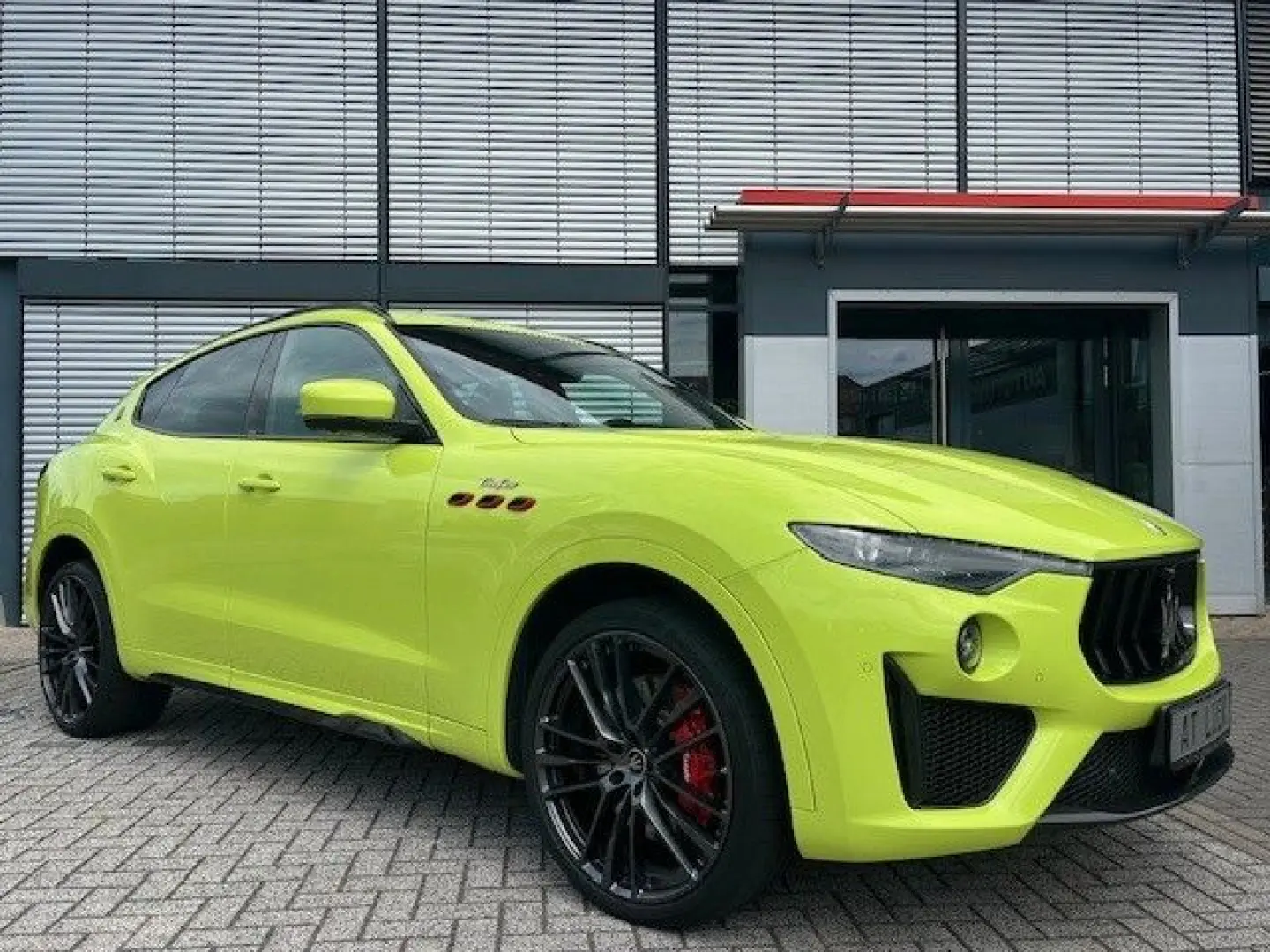 Maserati Levante 3.8 V8 Trofeo AWD HYPERGREEN CARBON