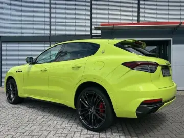 Maserati Levante 3.8 V8 Trofeo AWD HYPERGREEN CARBON