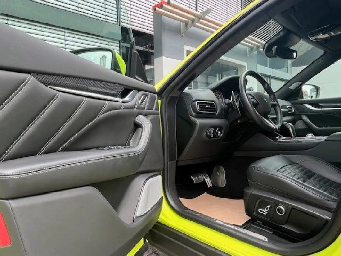 Maserati Levante 3.8 V8 Trofeo AWD HYPERGREEN CARBON