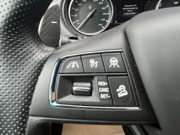 Maserati Levante 3.8 V8 Trofeo AWD HYPERGREEN CARBON