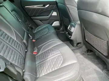 Maserati Levante 3.8 V8 Trofeo AWD HYPERGREEN CARBON
