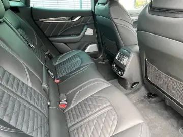 Maserati Levante 3.8 V8 Trofeo AWD HYPERGREEN CARBON