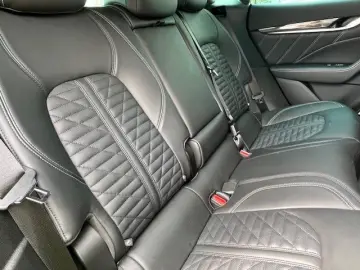 Maserati Levante 3.8 V8 Trofeo AWD HYPERGREEN CARBON