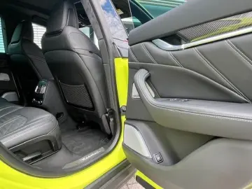 Maserati Levante 3.8 V8 Trofeo AWD HYPERGREEN CARBON