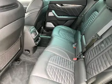 Maserati Levante 3.8 V8 Trofeo AWD HYPERGREEN CARBON
