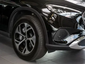 GLC 300 e 4M Avantgarde Advanced Plus AHK