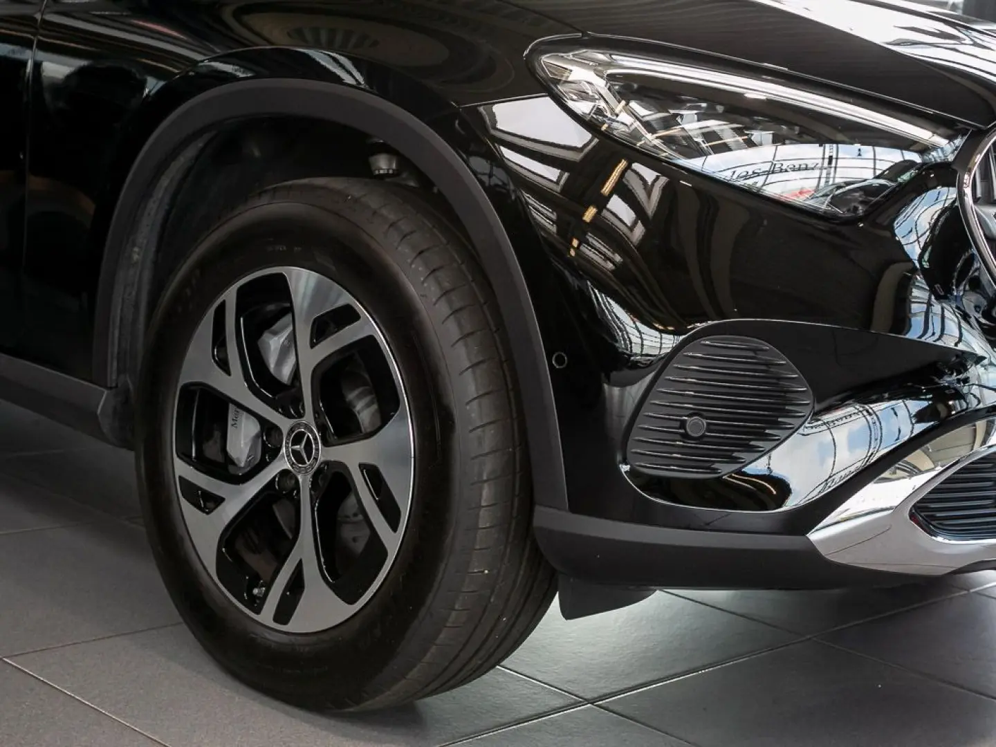 GLC 300 e 4M Avantgarde Advanced Plus AHK