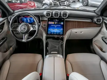 GLC 300 e 4M Avantgarde Advanced Plus AHK