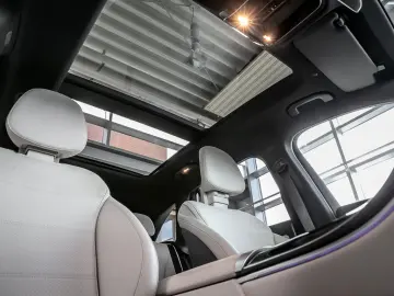 GLC 300 e 4M Avantgarde Advanced Plus AHK