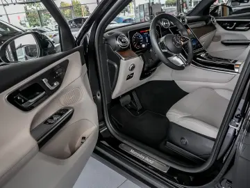 GLC 300 e 4M Avantgarde Advanced Plus AHK