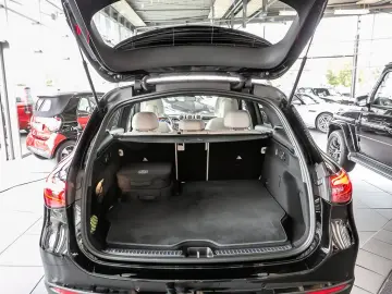 GLC 300 e 4M Avantgarde Advanced Plus AHK