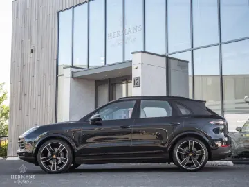 Cayenne 3.0 E-Hybrid Platinum / 1st owner / Pano