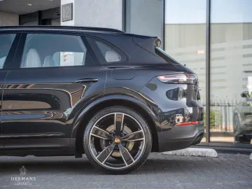 Cayenne 3.0 E-Hybrid Platinum / 1st owner / Pano